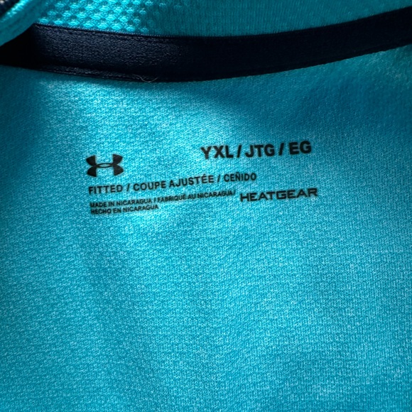 UA Zip-up - Picture 3 of 3